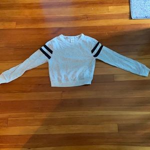 Abercrombie and Fitch gray cropped sweatshirt